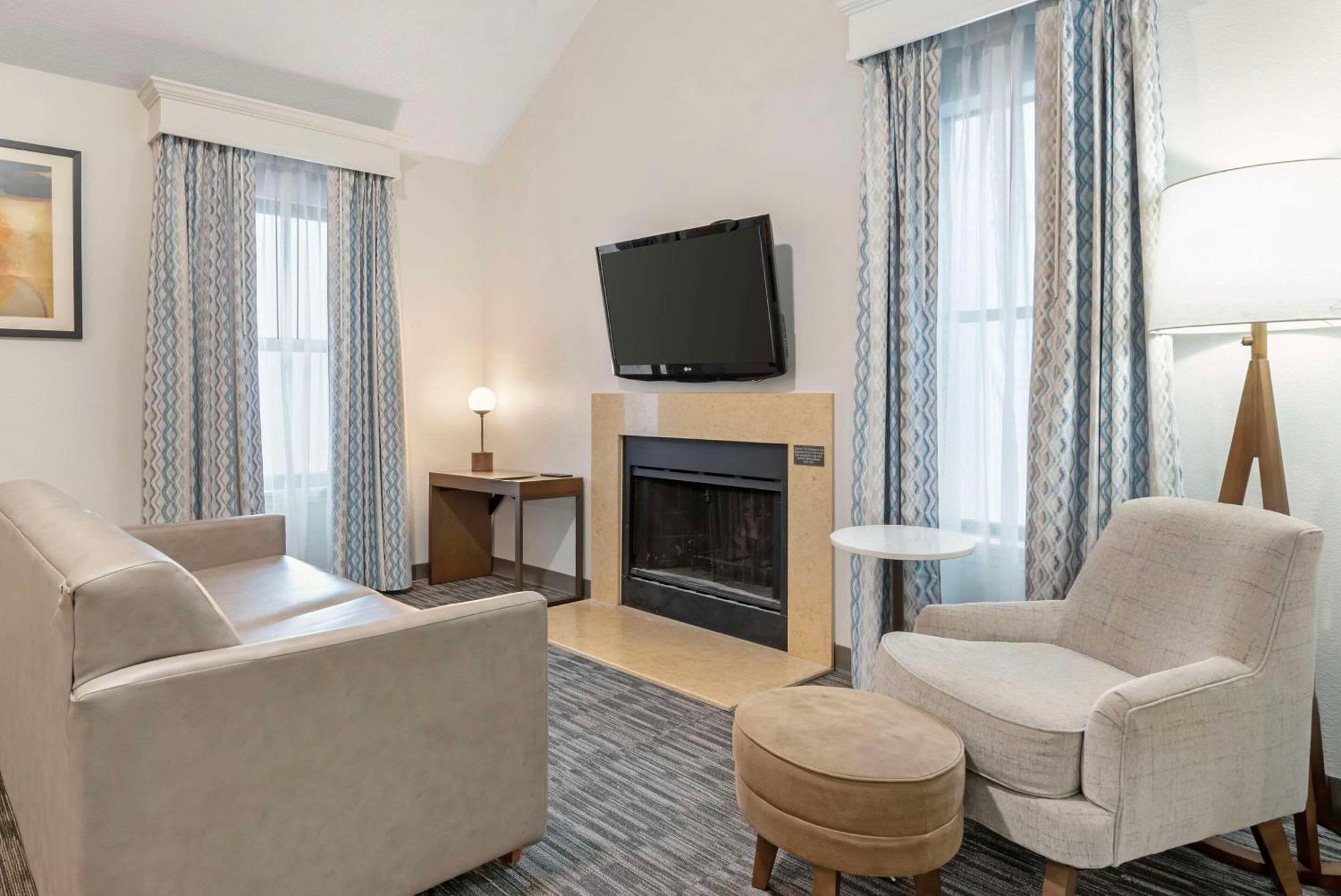 Mainstay Suites St Louis - Galleria Richmond Heights Exterior photo